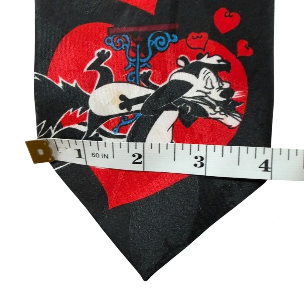 Looney Tunes Vintage Pepe Le Pew Heart Black Red Novelty Tie Men Fun Valentine's